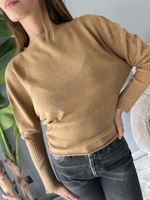 Maglia camel fondo rotolino