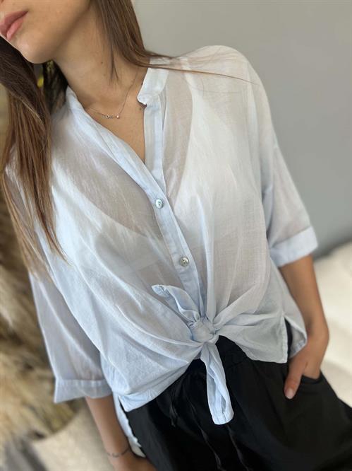 Camicia volie in mussola di cotone celeste