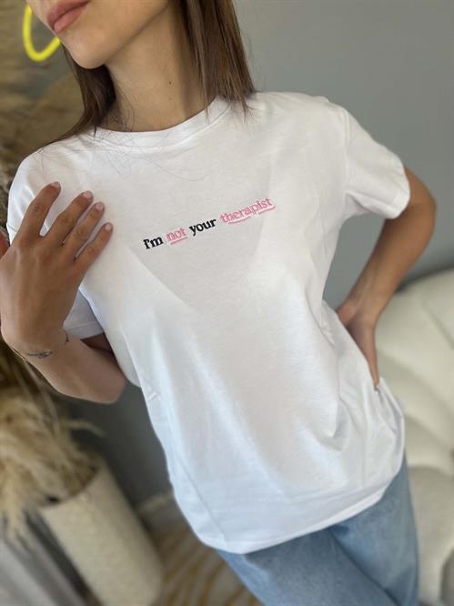  T-Shirt bianca girocollo ricamo im not your therapist