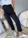 Pantalone tubolare modello carota nero con elastico in vita