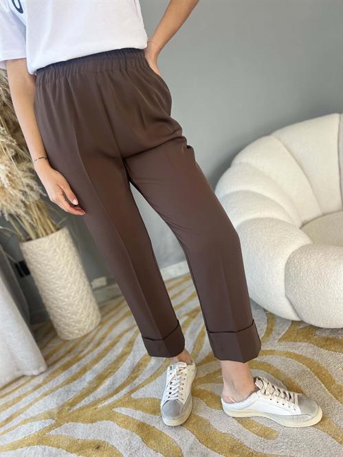 pantalone tubolare con elastico in vita marrone cioccolato