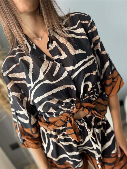 Camicia collo coreano nero beioge coccio animalier