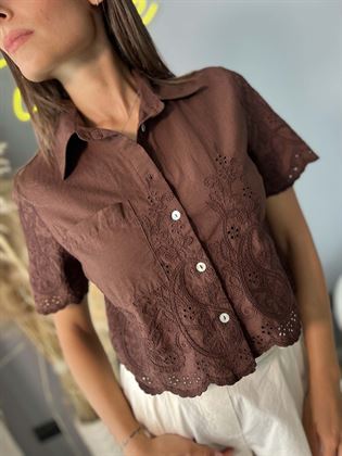 camicia mezza manica marrone cioccolato tasche davanti