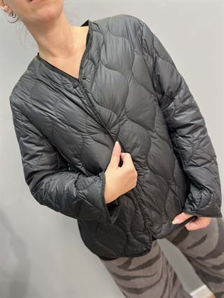 piumino con impunture nero collo coreano