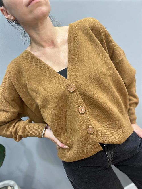 cardigan lana camel con bottoni vestibilita morbida