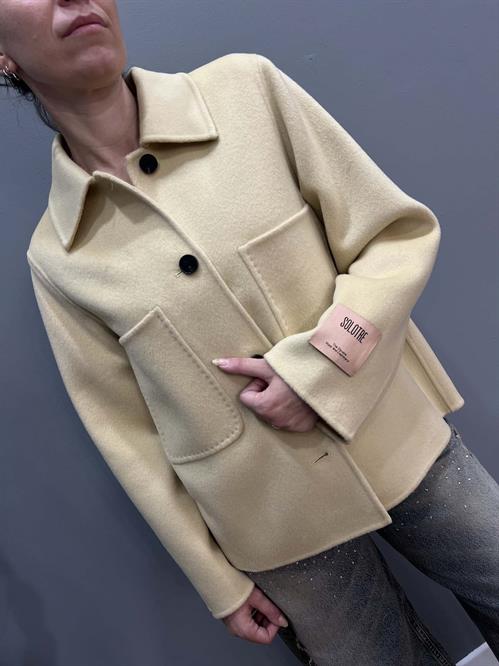 cappotto lana cachemere con colletto e bottoni handmade giallo pastello