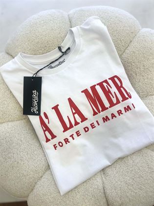 T-Shirt bianca stampa a la mer scritta rossa
