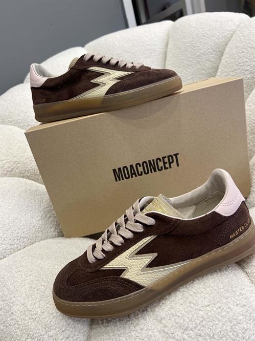 sneakers in vero camoscio marrone testa di moro rifiniture rosa