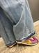 Jeans lavaggio celeste con orlo sfrangiato elastico dietro in vita