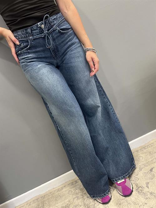 Jeans modello palazzo blue medio  con cinturino