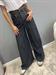 jeans modello palazzo con cintura tasche dietro grigio nero