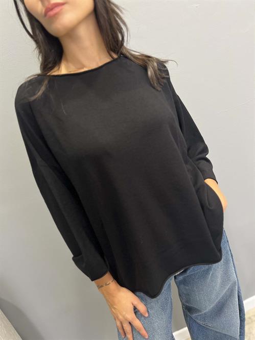 Maglia scollo rotolino nera manica 3/4 scatoletta in viscosa
