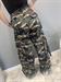 pantalone cargo camouflage con tasche e coulisse in vita