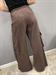 Pantalone cargo marrone cacao dritto con elastico in vita