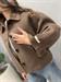 Cappotto corto marrone con colletto cachimire e lana