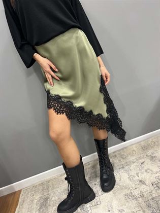 gonna satin assimetrica verde military pizzo nero