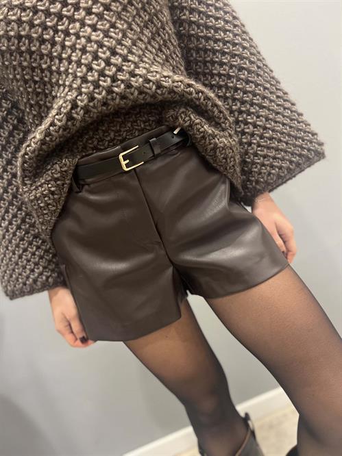 pantaloncino ecopelle marrone cacao con cintura