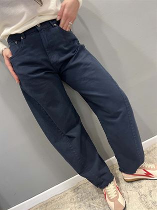 Jeans tela blu modello baloon orlo sfrangiato