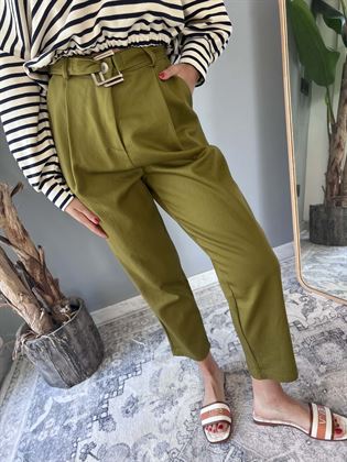 Pantaloni baggy pences con cintura verde