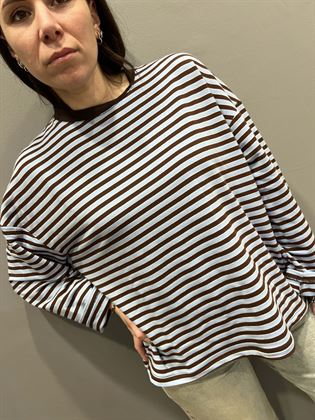 Felpa leggera  girocollo a righe cacao celeste