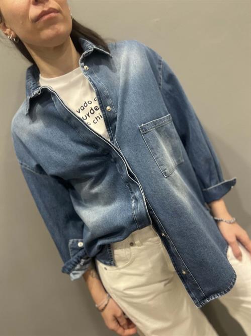 CAMICIA DENIM JEANS LAVAGGIO MEDIO CON TASCA