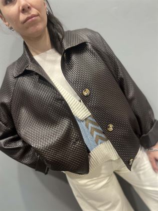 BOMBER INTRECCIATO MARRONE ECOPELLE